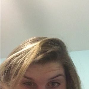 Meet your Posher, Hallie